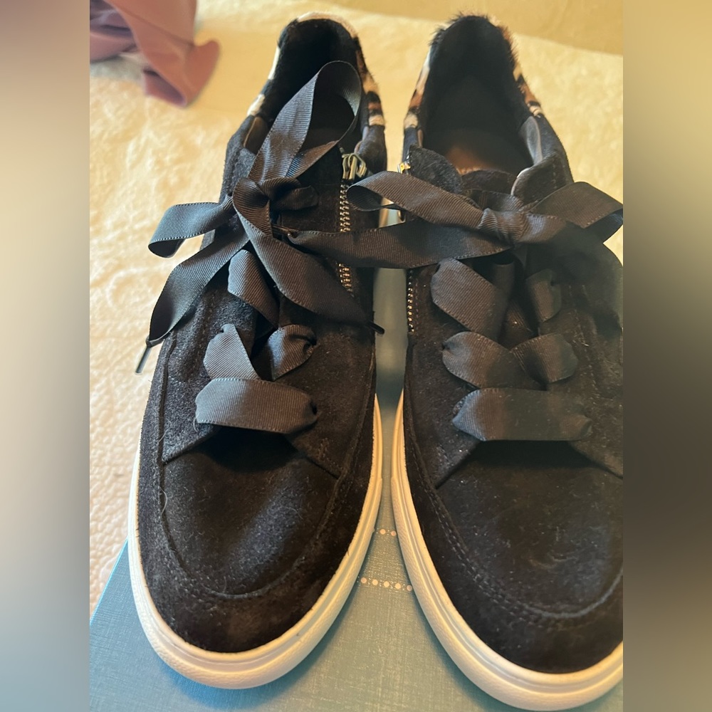 Softwaves sneakers. Black and animal print